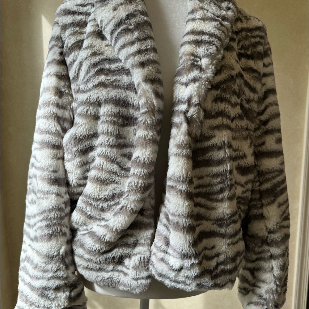 Women's Faux Fur Print Jacket